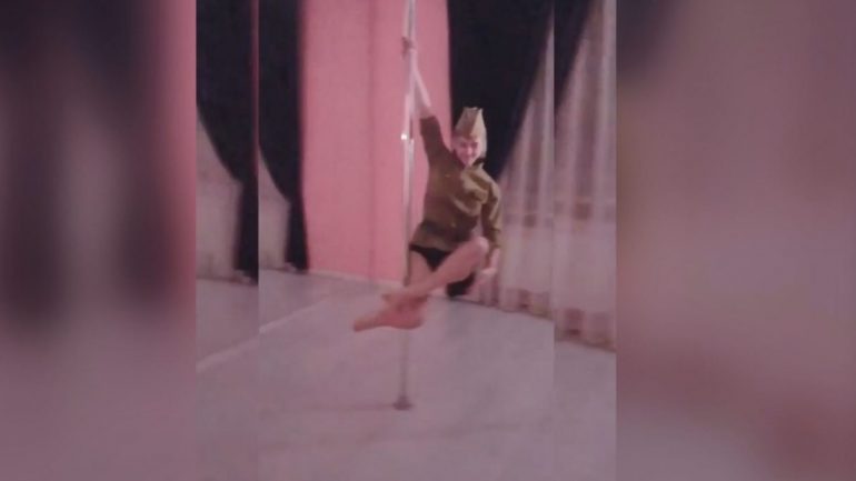 Kërcimi i pazakontë i bashkëshortes së deputetit (VIDEO)