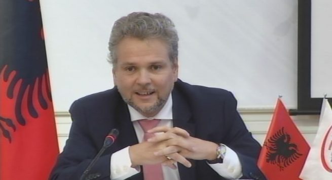 Ambasadori austriak: Koha për dialog politik! Ndaloni retorikën e urrejtjes