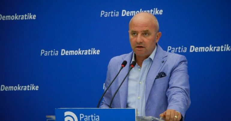 Strazimiri paralajmëron ministrin Lleshaj: Do përgjigjesh për dhunën ndaj Sahit Dollapit!