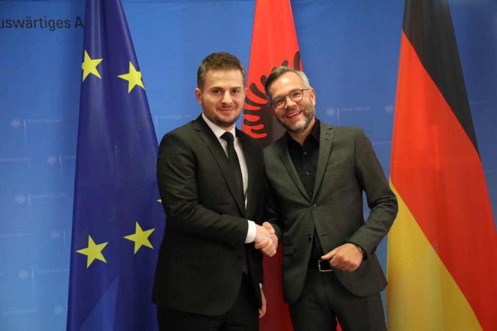 Cakaj takon ministrin gjerman Roth: Shqipëria meriton hapjen e negociatave