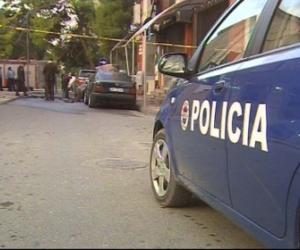 Tenton të vetëhidhet një vajzë e re nga pallati në Durrës