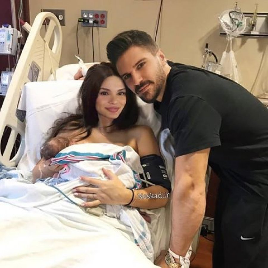 Tolga flet për ardhjen në jetë të djalit: Lindja zgjati 12 orë, përgëzoj Almedën