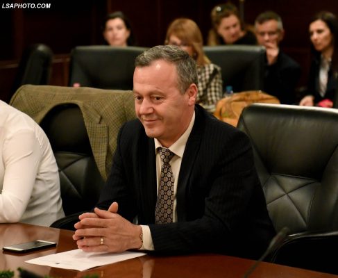 E mbështet Arta Marku, por anëtari i KLP po hetohet për zhdukje të fashikujve hetimorë