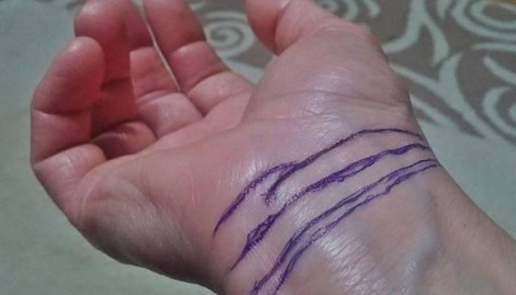 Vijat në kyçin e dorës tregojnë sa gjatë do jetoni!