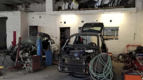 Shkatërrohet banda shqiptare e vjedhjes së makinave