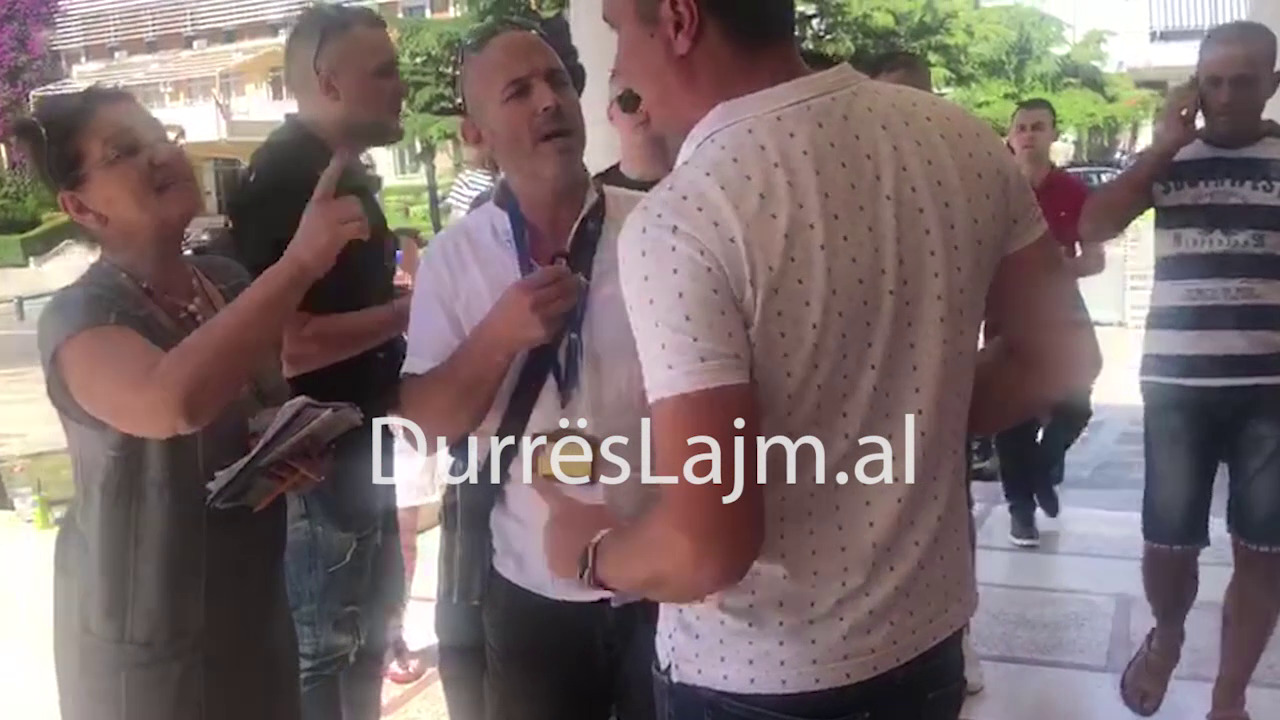 Durrës, mbështetësit e PD konflikt verbal me komisionerët dhe vëzhguesit e PS (VIDEO)