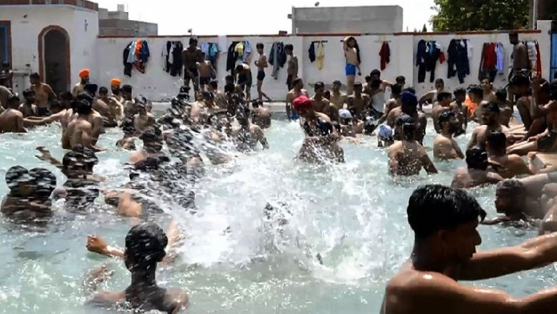 Përvëlohet India, temperaturat arrijnë mbi 50 °C