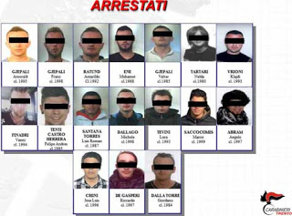 Shkatërrohet grupi i trafikut të drogës, 8 shqiptarë në pranga (VIDEO)