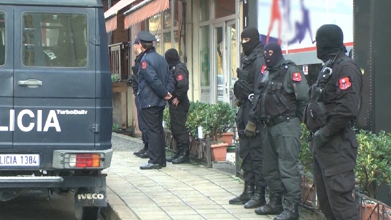 EMRAT/”Blic” në Krujë, pranga 5 shpërndarësve të drogës, në kërkim 2 të tjerë