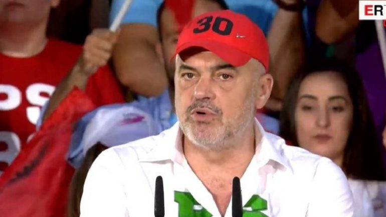 Përplasje me policinë, edhe Gjirokastra e pret me protesta Ramën