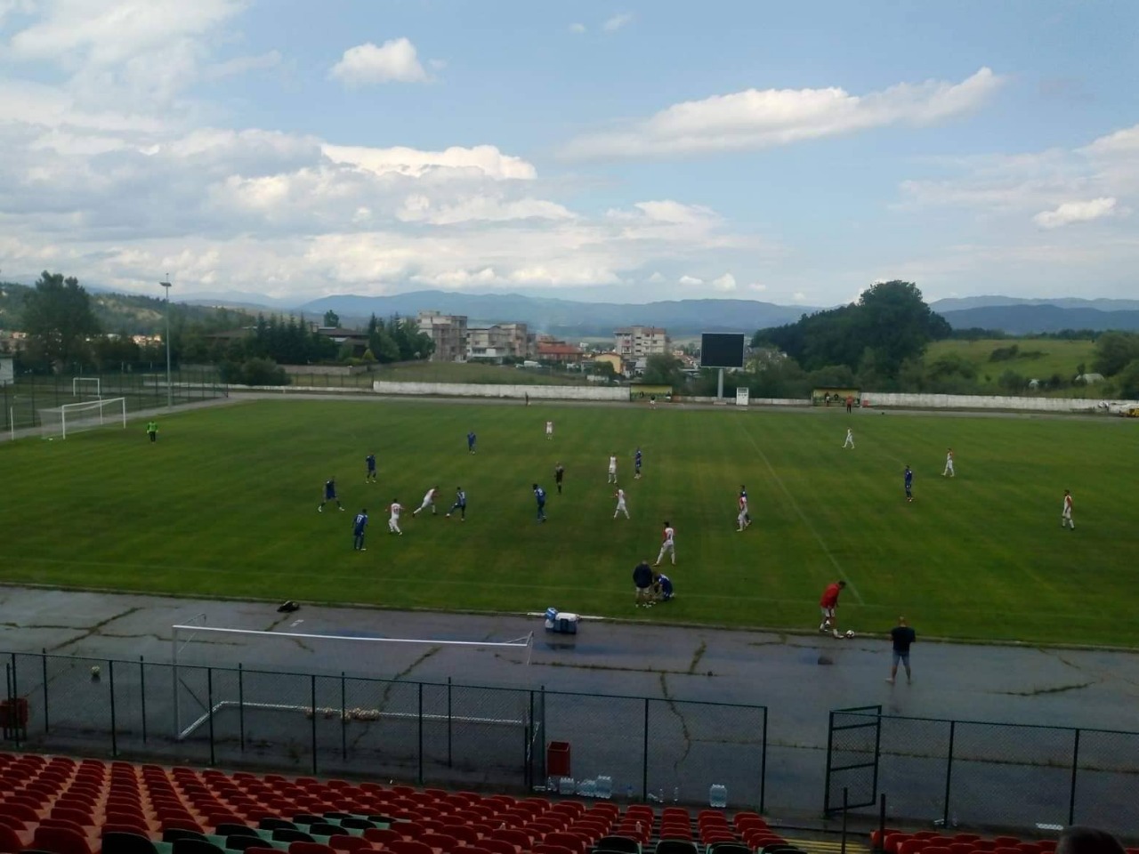 Miqësorja e parë në Bullgari, Teuta fiton minimalisht