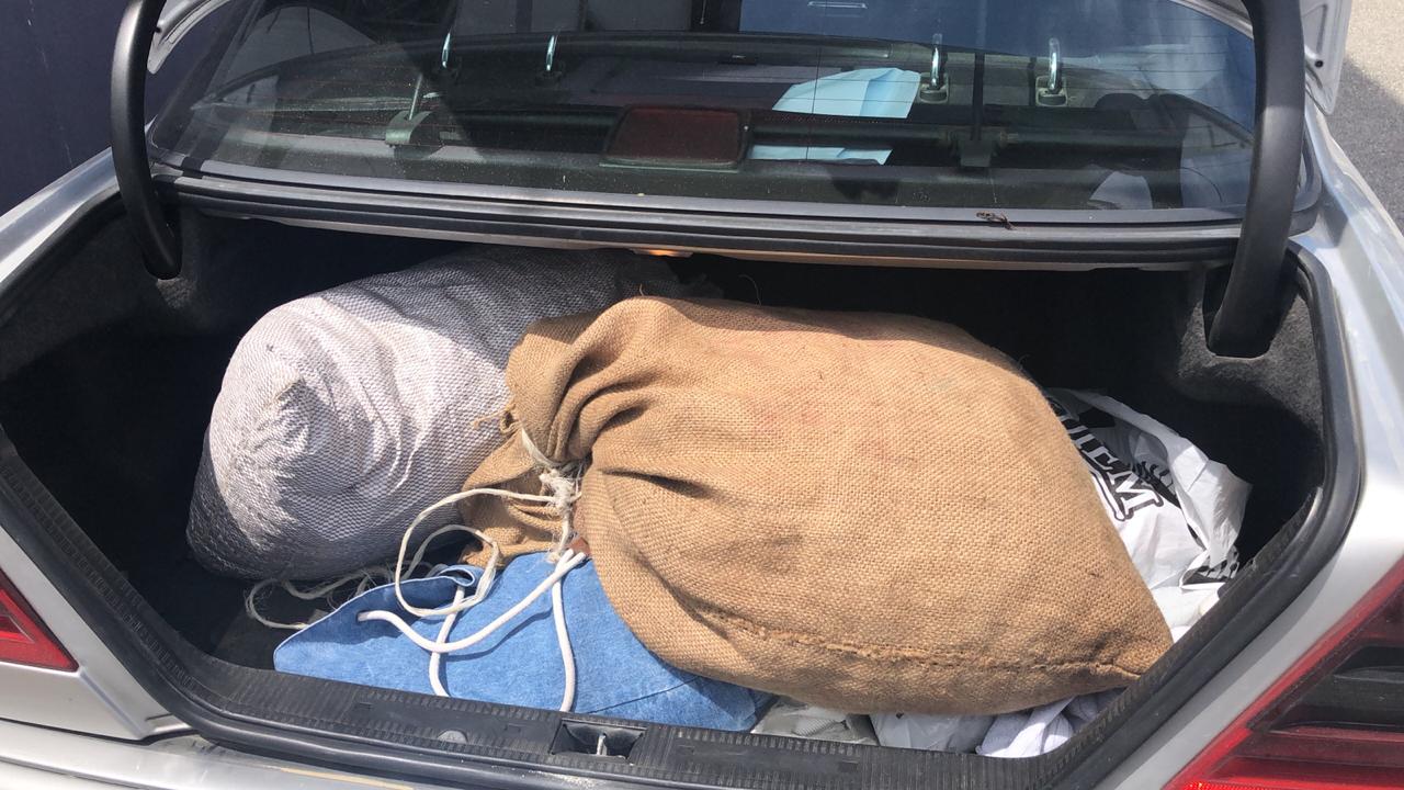 “Palestra” kap 4 shpërndarësit e drogës, sekuestrohen 11 kg kanabis