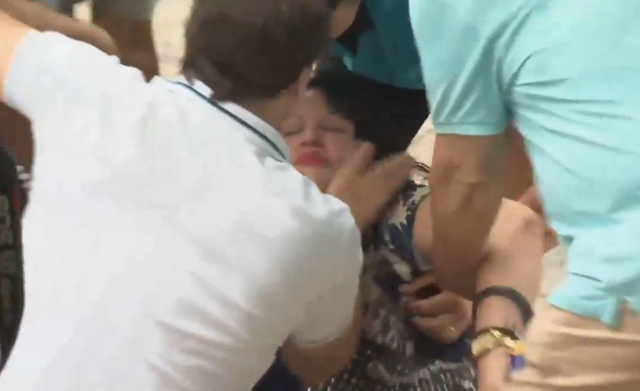 Protestuesit humbin ndjenjat nga gazi lotsjellës, dërgohen në spital me urgjencë (FOTO)