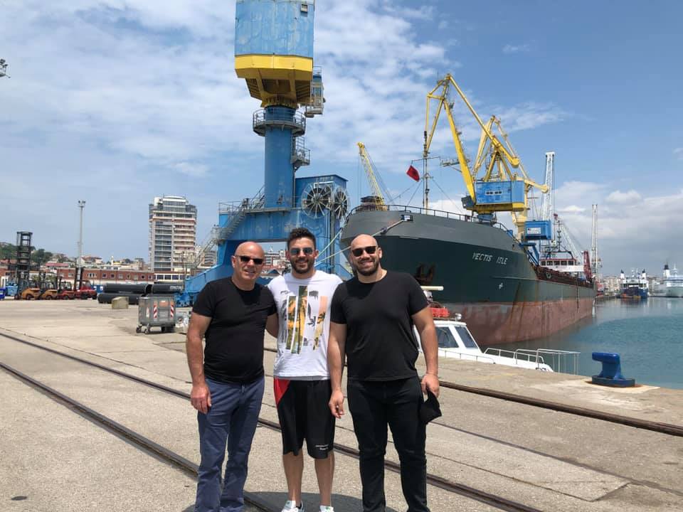 Dy kampionë në portin e Durrësit! (FOTO)