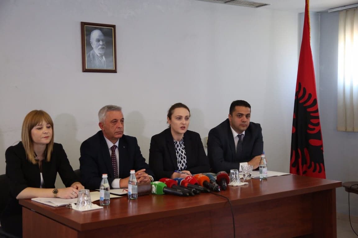 Lejuan futjen e mallrave kontrabandë, penalizohen 10 policë