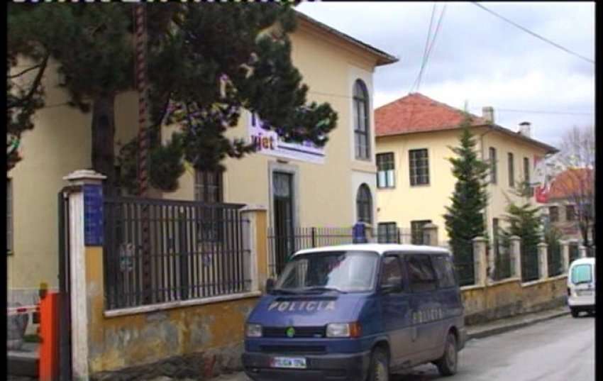 Sherr në lokal, arrestohen 3 persona