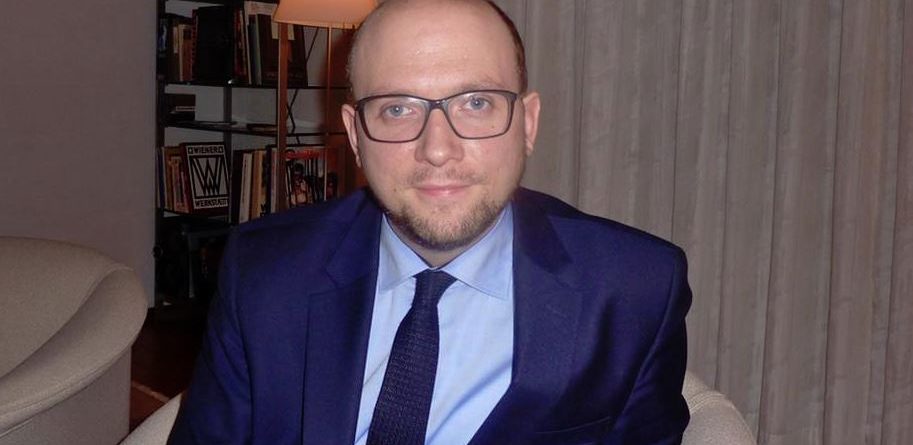 Deputeti gjerman: Në Shqipëri po bëhet luftë për pushtet