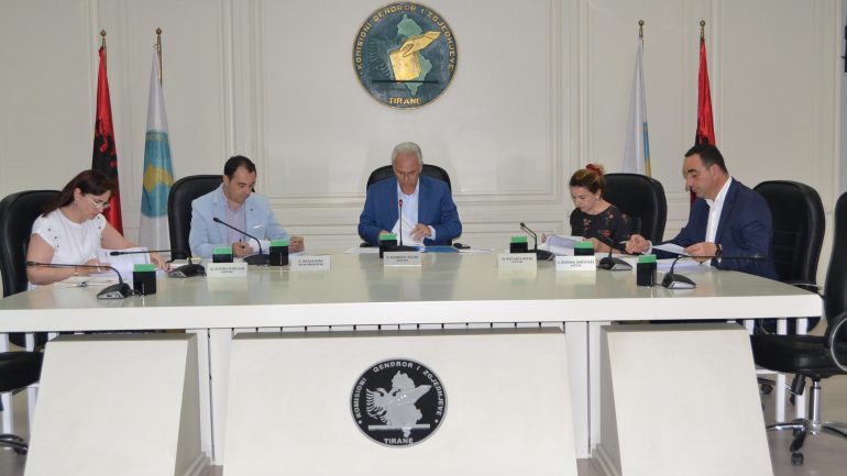 Kërkoi informacion për deputetët e rinj, KQZ i përgjigjet Metës