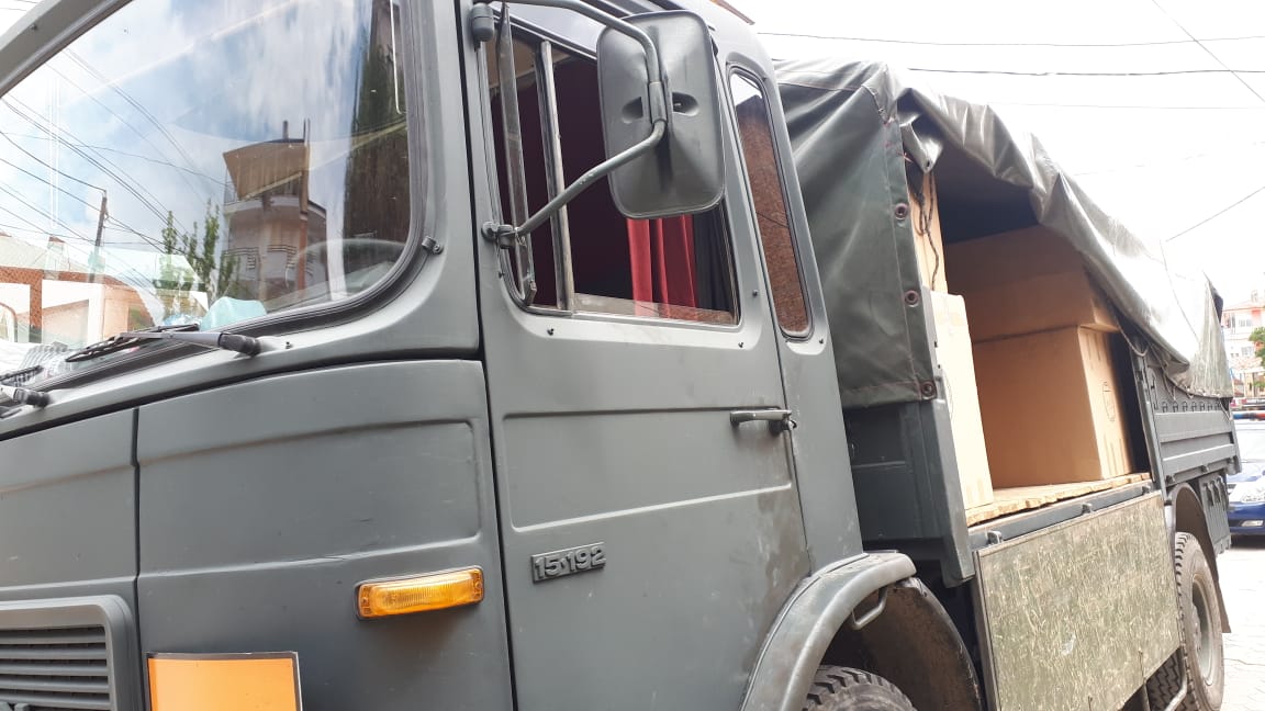 Materialet zgjedhore mbërrijnë në KZAZ Devoll me ushtri e polici