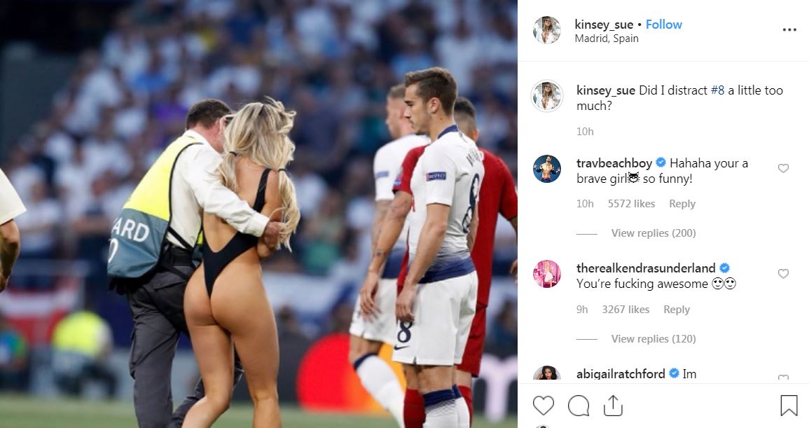 “Mos e shpërqendrova mesfushorin e Totenhemit?”, tifozja seksi bën postimin epik pasi u fut në fushë