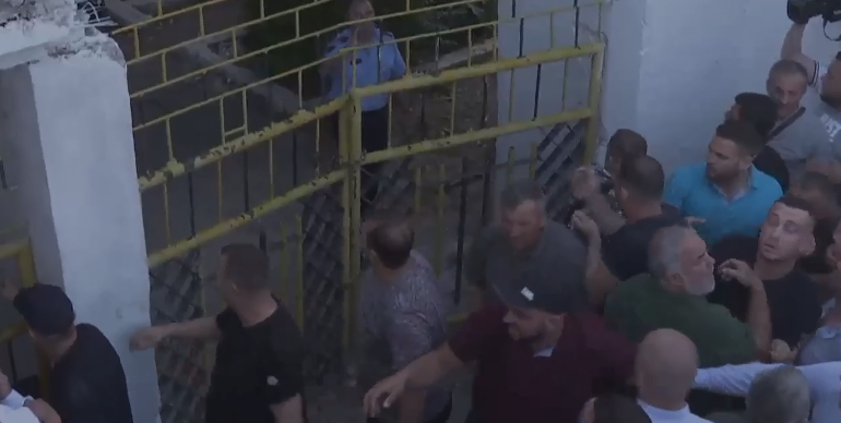 Sulmet ndaj KZAZ-ve, policia: 12 persona të arrestuar, 20 në kërkim