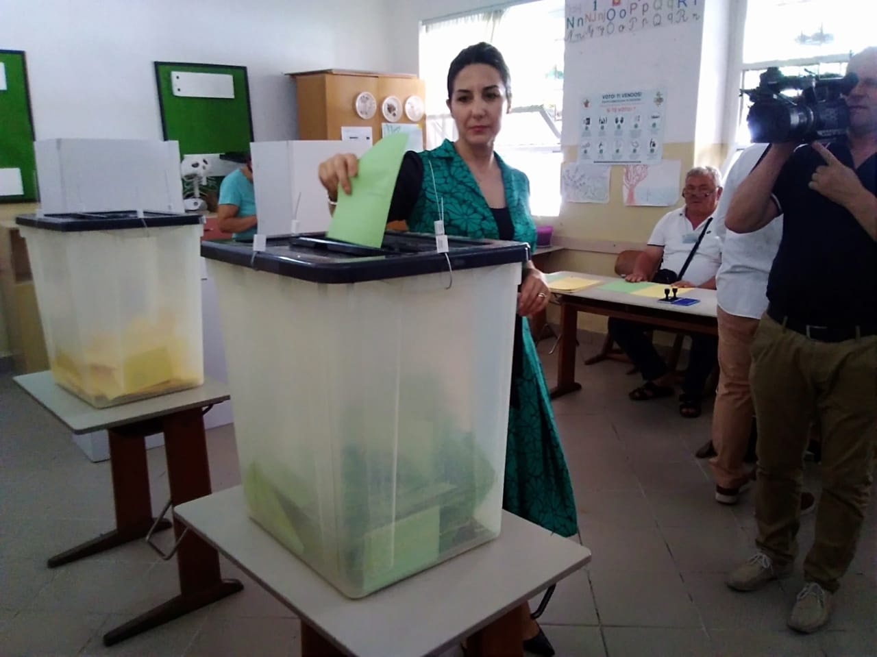 Voton kandidatja e Bindjes Demokratike në Durrës, Valbona Sakollari (FOTO & VIDEO)