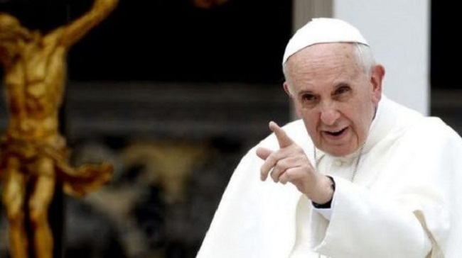 Papa Françeku punonte dikur si truproje në një klub nate