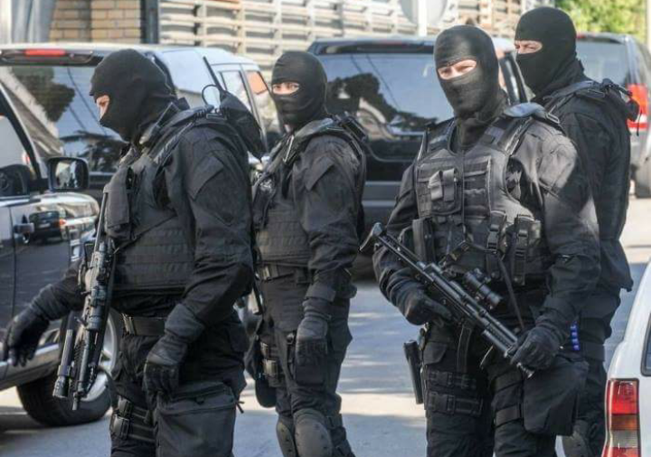 SHÇBA arreston 2 punonjës policie dhe 1 avokat