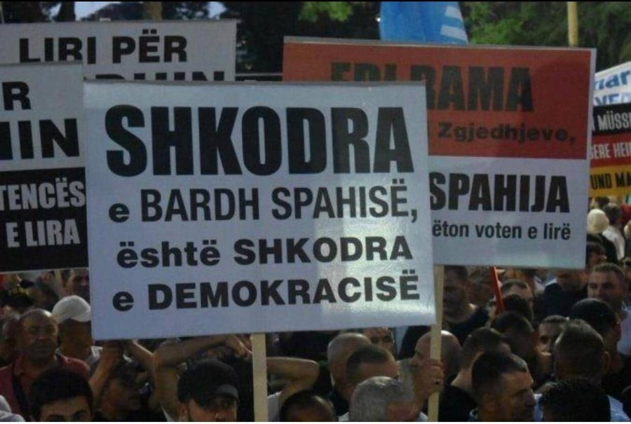 Forumi Rinor i PD: Lironi Bardh Spahinë!