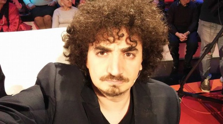 Albano Bogdo prezanton të dashurën e tij bjonde