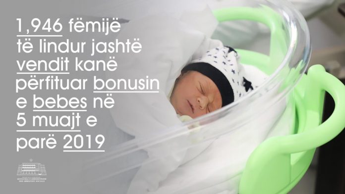 Bonusi i bebeve edhe për shqiptarët e lindur jashtë vendit