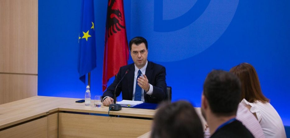 Basha: Negociatat me BE-në nuk hapen, Rama kërkon të negociojë për kokën e tij