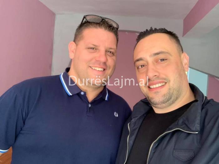 Dolën në përgjime/ Elton Arbana e Ivo Doçi pozojnë së bashku të qeshur (FOTO)