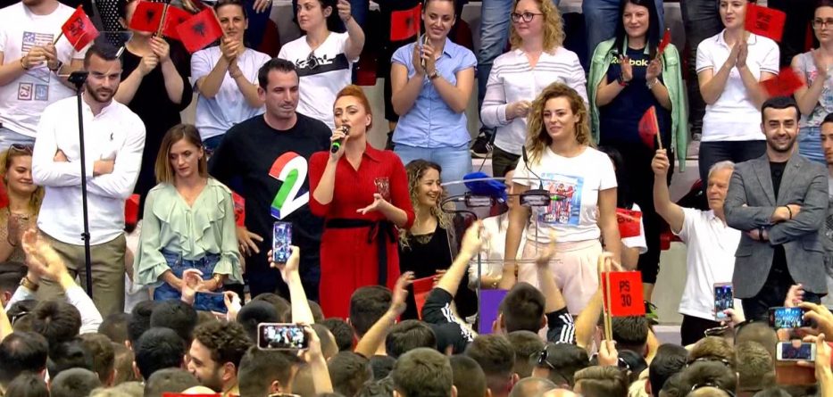 Këngëtarja Eneda Tarifa për Veliajn: Nëse do kishte bërë nëna nja tre si ai, nuk e di ku do ishim