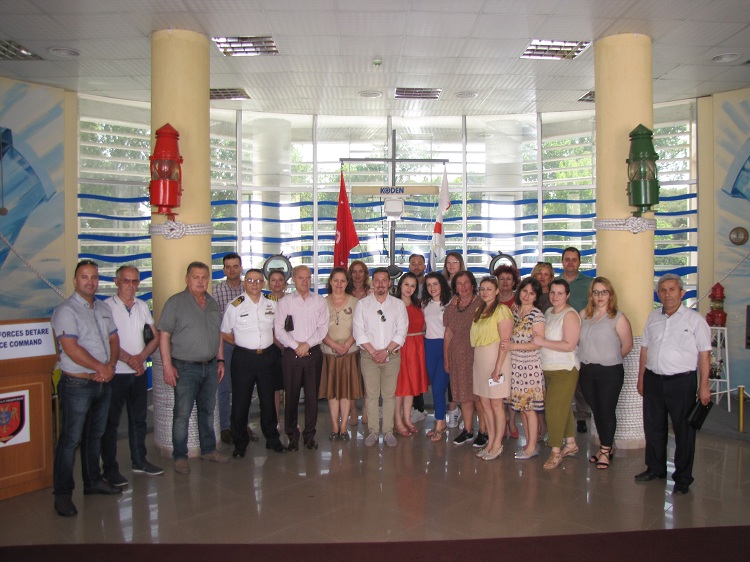 Personeli i Prefekturës Durrës viziton Komandën e Forcës Detare (FOTO)
