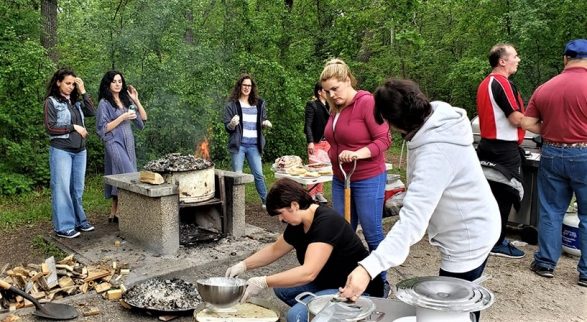 Foto/ Shqiptarët e Kanadasë ruajnë me fanatizëm rrënjët e tyre
