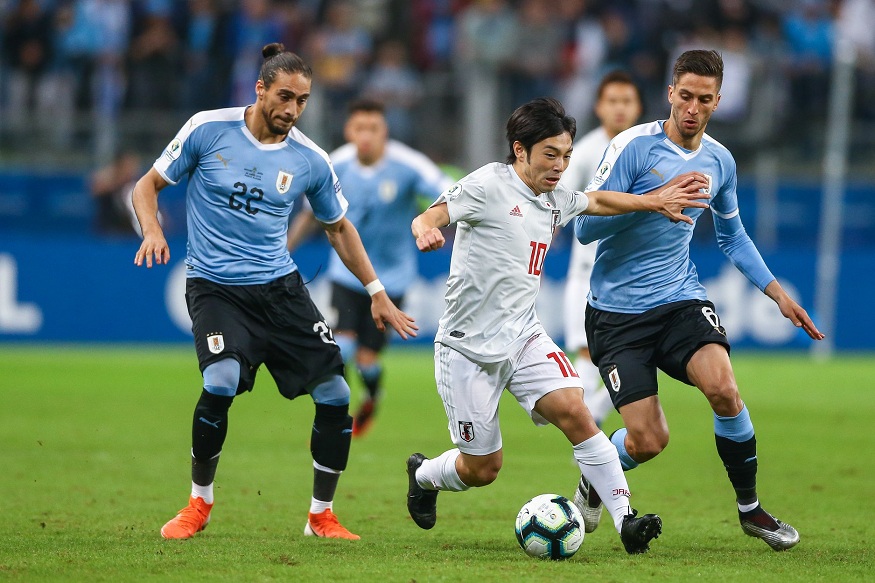 Japonia shtang Uruguain, VAR-i shmang humbjen skuadrës së Tabarezit