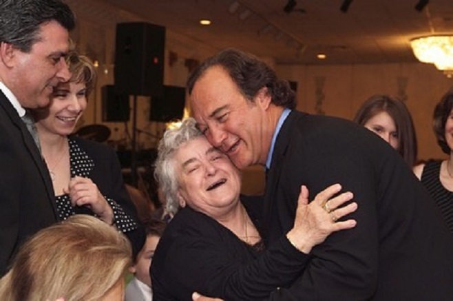 Jim Belushi kujton kohën kur ishte në Shqipëri: I dua rrënjët e mia