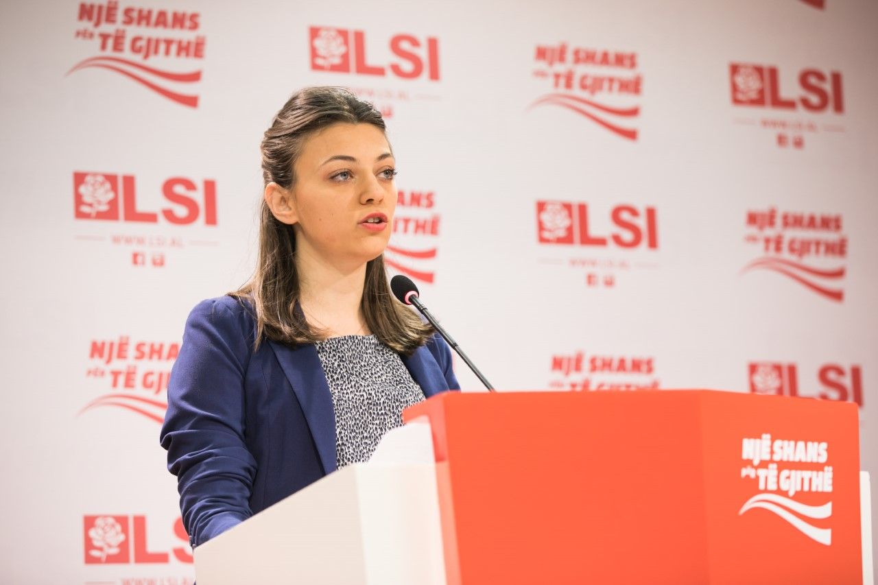 Ish-deputetja për Rudina Hajdarin: Marrëzitë e saj i kam justifikuar me pamundësitë fizike