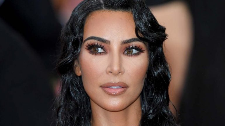 Kim Kardashian ndihmon 5 mijë të burgosur të gjejnë punë