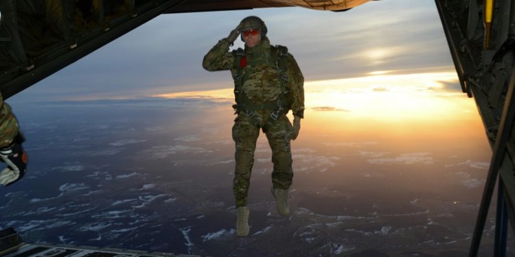 Ushtria më e fuqishme në botë feston 244-vjetorin e krijimit