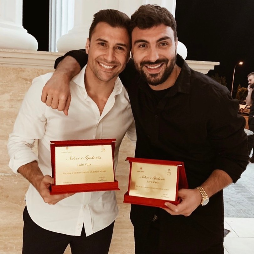 Ledri Vula dhe Lorik Cana nderohen me çmim në Gjakovë