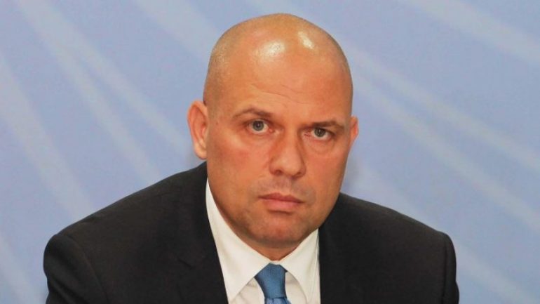 Ylli Manjani: Diktatura kuptohet kur të troket polici në derë