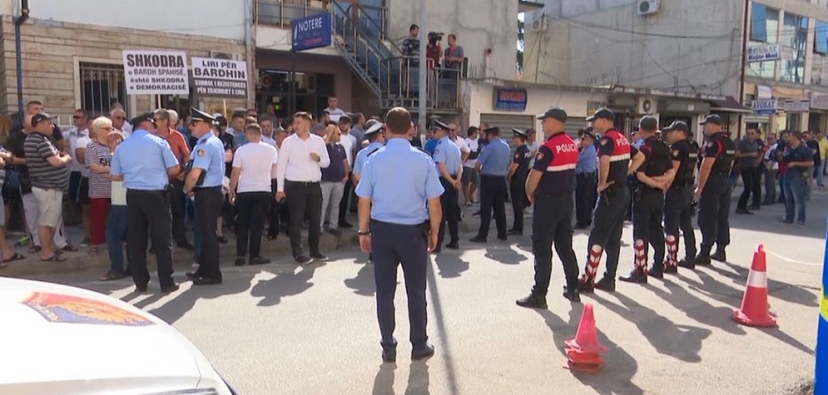 Sulmet ndaj KZAZ-ve, procedohen 211 protestues