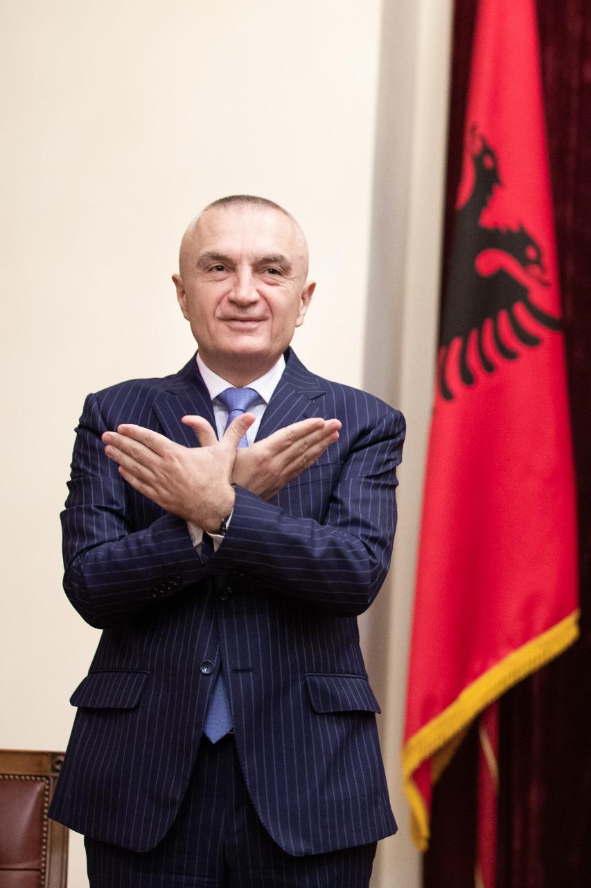 Meta firmos para kamerave anulimin e zgjedhjeve dhe bën shqiponjën