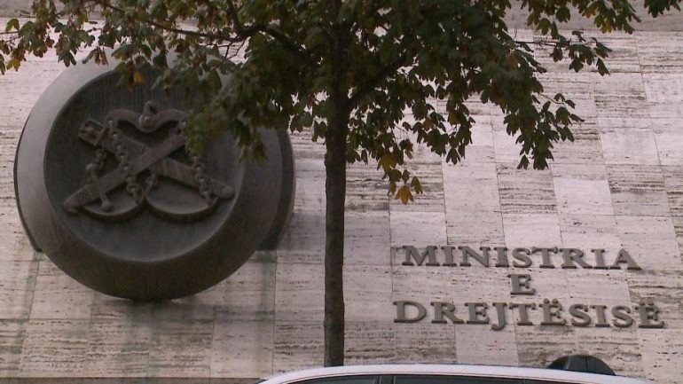 Siguria në burgje, ministria e Drejtësisë reagon pas kërkesës së Metës
