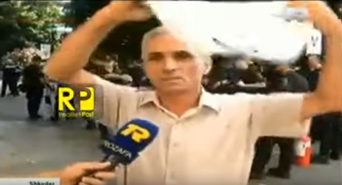 “Është frikacak, pa polica!” Qytetari surprizë për Ramën, i sjell një palë mbathje