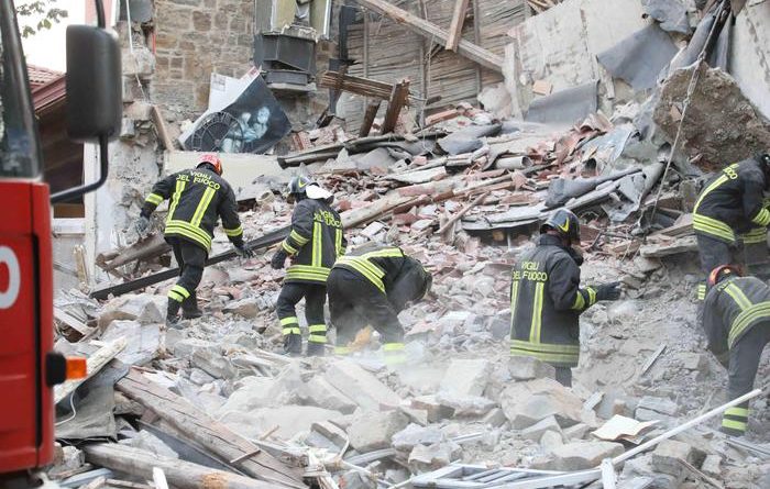 Rrjedhja e gazit shkatërron pallatin, 3 të vdekur