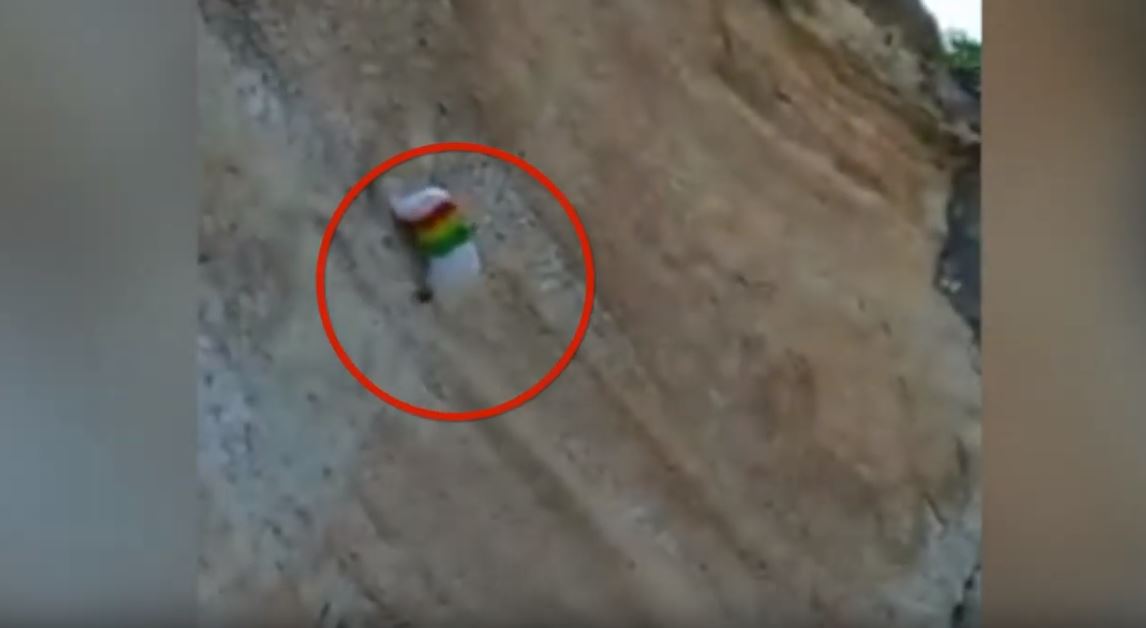 Hidhet me parashutë, përplaset keq me shkëmbinjtë