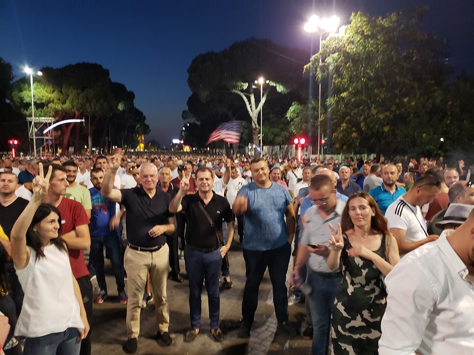 Demokratët e Durrësit në protestën e 9-të kombëtare të opozitës (FOTO)